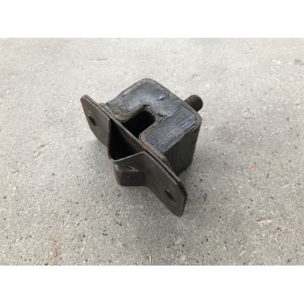 MOTOR MOUNT M38A1