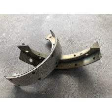 PARKING BRAKE SHOE SET MB/M38