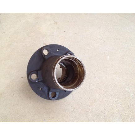 WHEEL HUB AXLE M37